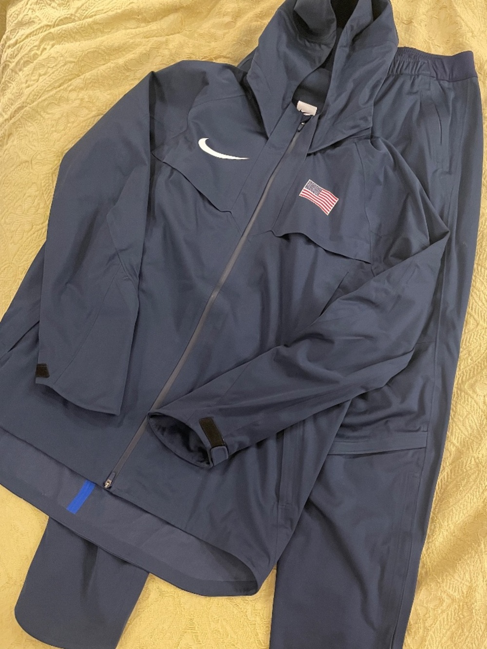 Men's Nike Team USA Track and Field Dri-Fit Rain Suit Medium